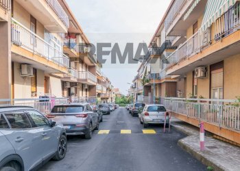 Edificio all\'aperto - Four-room apartment corso san vito
 
174, Mascalucia - photo 27
