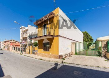 Casa all\'aperto - Casa indipendente Via S. Antonio
 
65, Villafranca Tirrena - foto 2