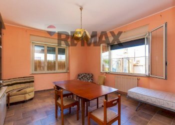Sala da pranzo - Casa indipendente Via S. Antonio
 
65, Villafranca Tirrena - foto 17