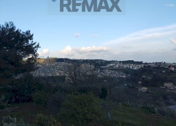 Vista delle montagne - Villa Contrada Piano Marino
 
snc, Piazza Armerina - foto 14