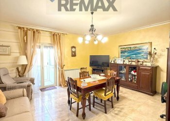 Sala da pranzo - Three-room apartment Via Giosuè Carducci
 
21, Piazza Armerina - photo 5