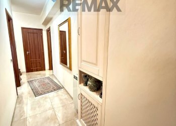 Hall / corridoio - Three-room apartment Via Giosuè Carducci
 
21, Piazza Armerina - photo 9