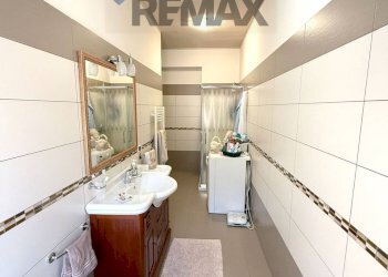 Bagno - Three-room apartment Via Giosuè Carducci
 
21, Piazza Armerina - photo 17