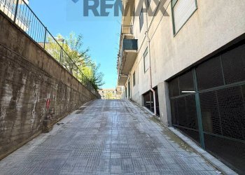 Edificio all\'aperto - Three-room apartment Via Giosuè Carducci
 
21, Piazza Armerina - photo 26