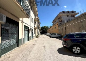 Edificio all\'aperto - Three-room apartment Via Giosuè Carducci
 
21, Piazza Armerina - photo 32