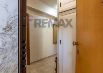 Hall / corridoio - Three-room apartment Via Giosuè Carducci
 
21, Piazza Armerina - photo 18