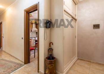 Hall / corridoio - Three-room apartment Via Giosuè Carducci
 
21, Piazza Armerina - photo 29