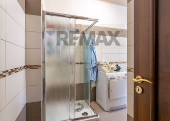 Bagno - Three-room apartment Via Giosuè Carducci
 
21, Piazza Armerina - photo 37