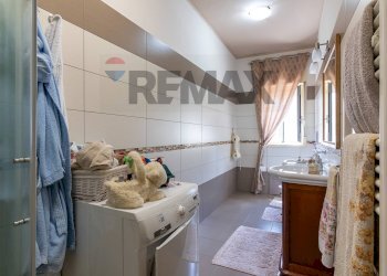 Bagno - Three-room apartment Via Giosuè Carducci
 
21, Piazza Armerina - photo 38