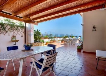 Terrazza - Villa Contrada Agnone Baia del Riccio
 
snc, Augusta - foto 3
