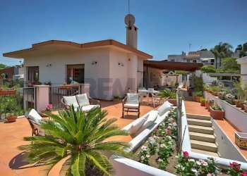 Casa all\'aperto - Villa Contrada Agnone Baia del Riccio
 
snc, Augusta - foto 4
