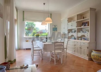 Sala da pranzo - Villa Contrada Agnone Baia del Riccio
 
snc, Augusta - foto 7