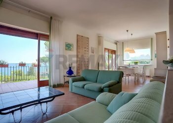 Sala da pranzo - Villa Contrada Agnone Baia del Riccio
 
snc, Augusta - foto 20