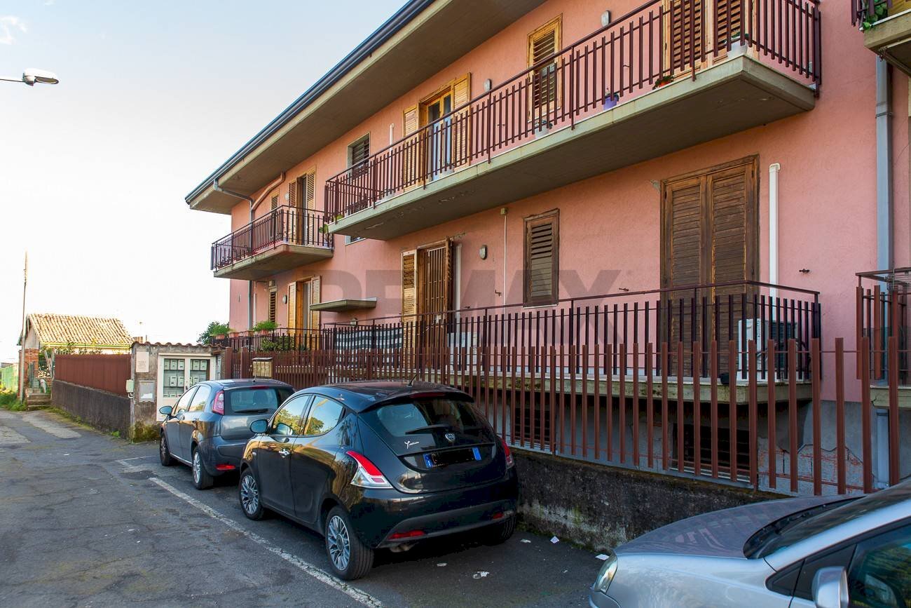 Edificio all\'aperto - Trilocale via Cordovado
 
77, Acireale - foto 1