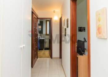 Hall / corridoio - Trilocale via Cordovado
 
77, Acireale - foto 13