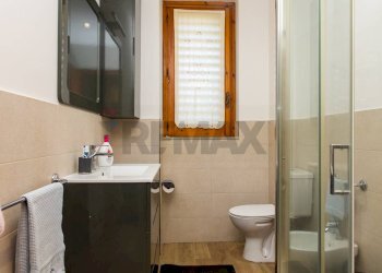 Bagno - Trilocale via Cordovado
 
77, Acireale - foto 14