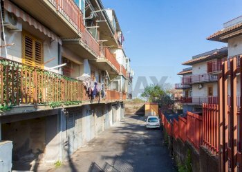 Edificio all\'aperto - Trilocale via Cordovado
 
77, Acireale - foto 40
