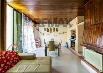 Sala da pranzo - Quadrilocale Via Cassiopea
 
30, Catania - foto 11