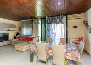 Sala da pranzo - Quadrilocale Via Cassiopea
 
30, Catania - foto 15