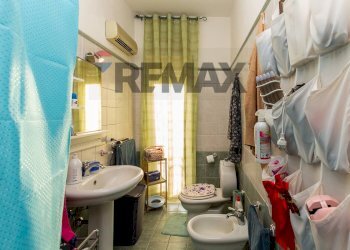 Bagno - Quadrilocale Via Cassiopea
 
30, Catania - foto 21