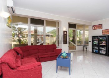 Soggiorno - Villa Via delle Campanelle
 
23, Mascalucia - foto 9