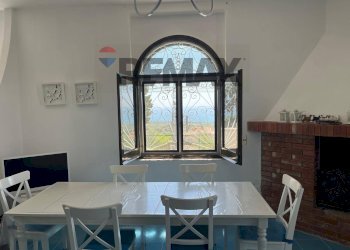 Sala da pranzo - Independent house Via Sant'Antonio
 
4, Monte Sant'Angelo - photo 10