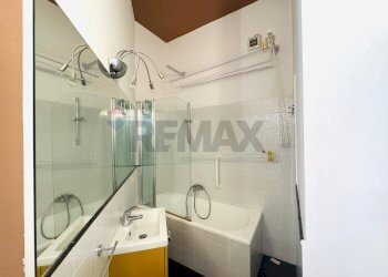 Bagno con vasca - Trilocale VIA EMILIA
 
298, Tortona - foto 12