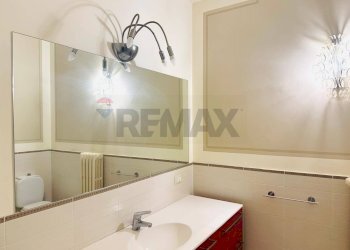 Bagno con doccia - Trilocale VIA EMILIA
 
298, Tortona - foto 18