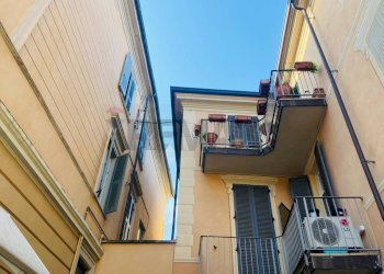 Facciata esterna - Trilocale VIA EMILIA
 
298, Tortona - foto 31