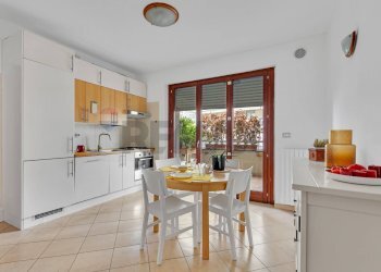 Cucina a vista - Three-room apartment VIA SEVERINI
 
3, Milano - photo 2