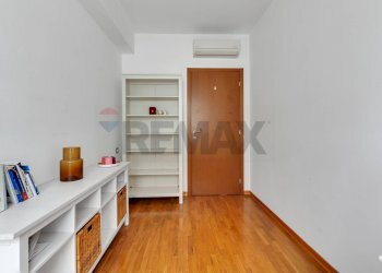 Seconda camera/Studio - Three-room apartment VIA SEVERINI
 
3, Milano - photo 14