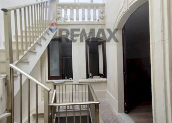 Edificio all\'aperto - Casa indipendente via Garibaldi
 
22, Canicattini Bagni - foto 14