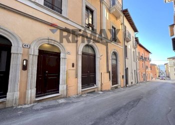 Edificio all\'aperto - One-room apartment Via Roma
 
64, L'Aquila - photo 1