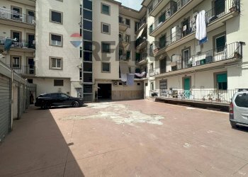 Edificio all\'aperto - Trilocale VIA G. MARCONI
 
143, Casavatore - foto 17