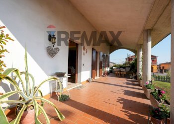 portico - Villa Vicolo San Giovanni Bosco
 
1, Casaleone - photo 2