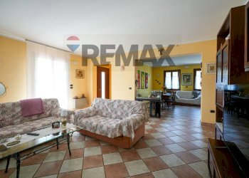 Sala da pranzo - Villa Vicolo San Giovanni Bosco
 
1, Casaleone - photo 5