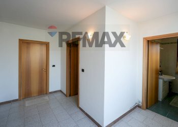 Hall / corridoio - Villa Vicolo San Giovanni Bosco
 
1, Casaleone - photo 18