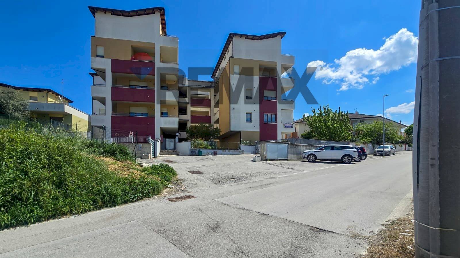 Edificio all\'aperto - Quadrilocale Via Montesecco
 
54, Spoltore - foto 1