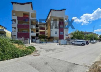 Edificio all\'aperto - Quadrilocale Via Montesecco
 
54, Spoltore - foto 1