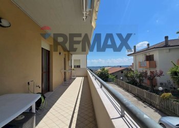 Balcone - Quadrilocale Via Montesecco
 
54, Spoltore - foto 4