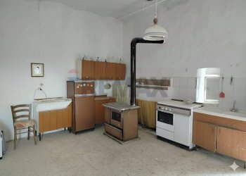 Cucina - Casa indipendente Via Giotto
 
14, Orsara di Puglia - foto 2