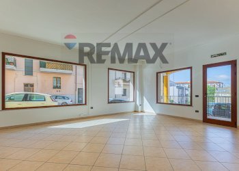 Stanza vuota - Commercial Premises Via Pola
 
18, Sassari - photo 1