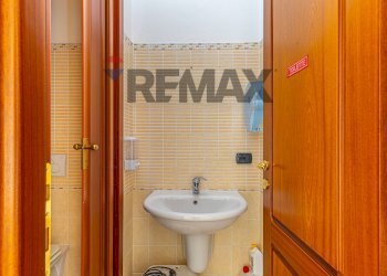 Bagno - Commercial Premises Via Pola
 
18, Sassari - photo 10