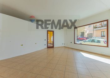 Stanza vuota - Commercial Premises Via Pola
 
18, Sassari - photo 15