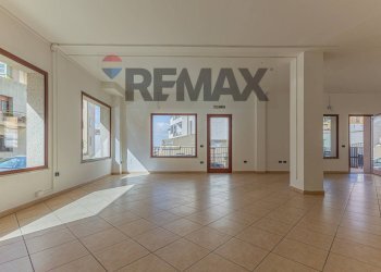 Stanza vuota - Commercial Premises Via Pola
 
18, Sassari - photo 22