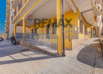 Edificio all\'aperto - Commercial Premises Via Pola
 
18, Sassari - photo 26