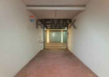 Hall / corridoio - Commercial Premises Via Pola
 
18, Sassari - photo 32