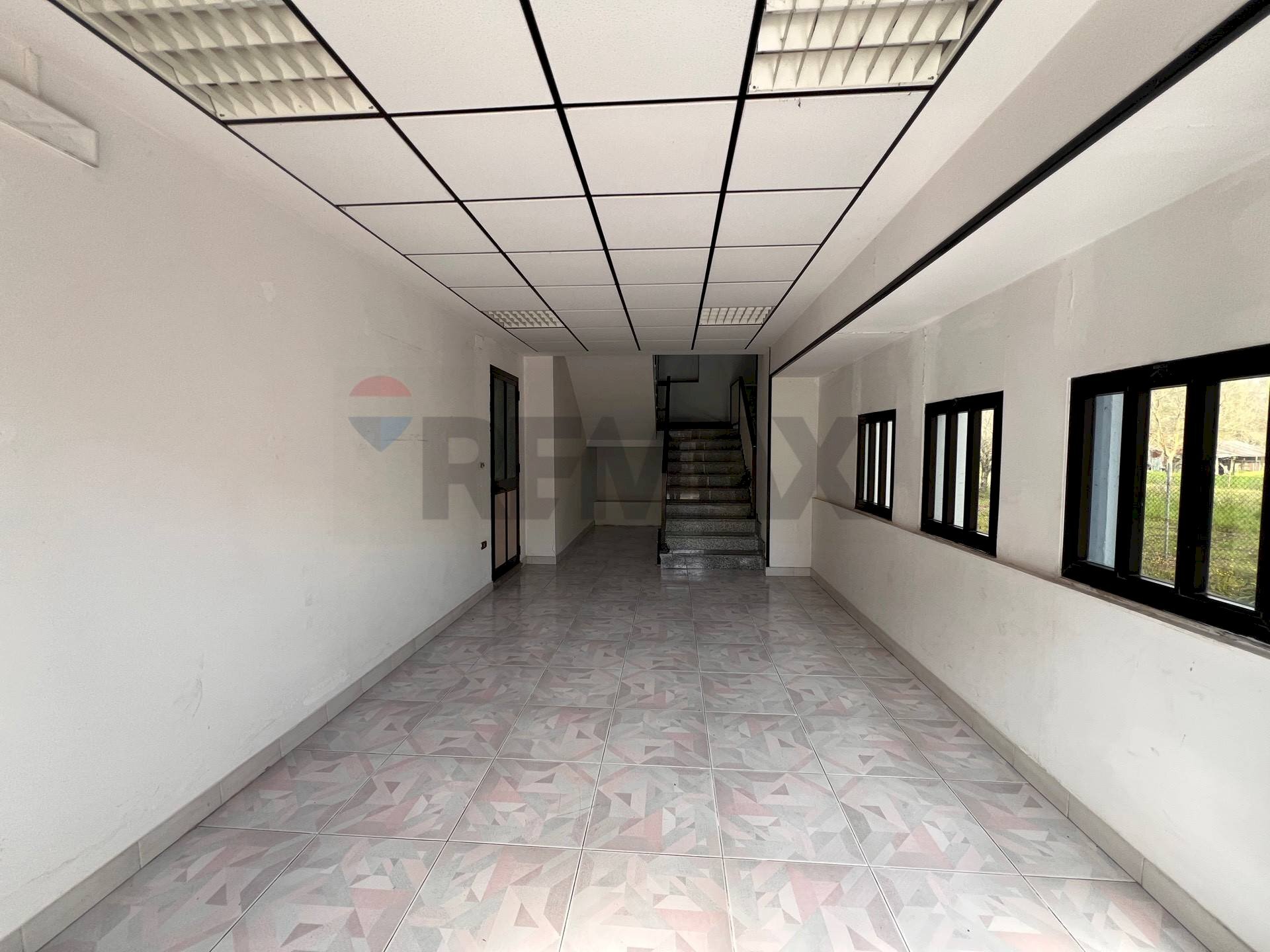 Ricezione / Lobby - Locale Commerciale Strada Statale 7 Tre sabti
 
13, Ceppaloni - foto 2