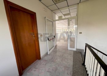 Hall / corridoio - Locale Commerciale Strada Statale 7 Tre sabti
 
13, Ceppaloni - foto 5