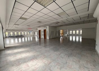 Non correlato - Locale Commerciale Strada Statale 7 Tre sabti
 
13, Ceppaloni - foto 6